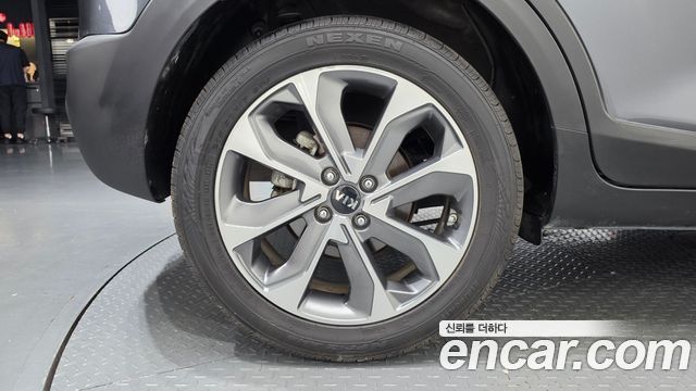 Kia Stonic 1.4 Prestige 2019 — фото 21