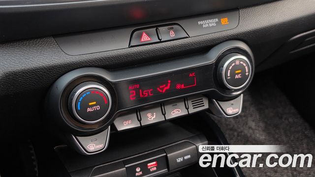 Kia Stonic 1.4 Prestige 2019 — фото 27