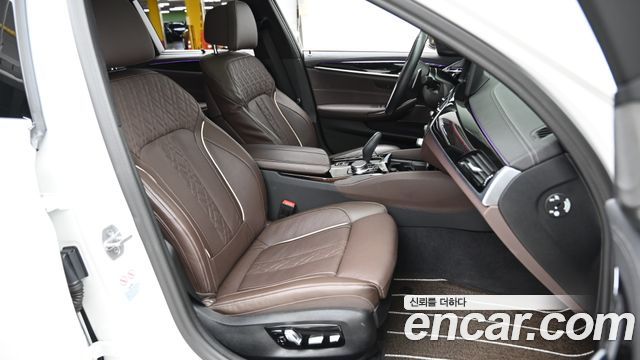 BMW 5 Series (G30) 530i M Sport Package 2022 — фото 10