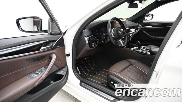 BMW 5 Series (G30) 530i M Sport Package 2022 — фото 15