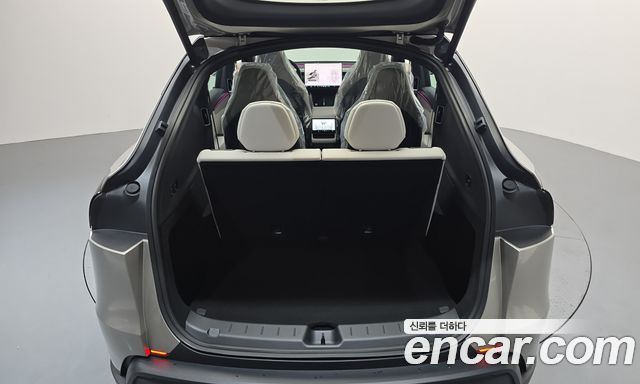 Tesla Model Y L Long Range AWD 2026 — фото 18
