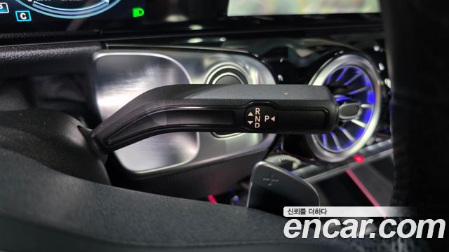 Mercedes-Benz EQB (X243) EQB300 4MATIC AMG Line 2023 — фото 9