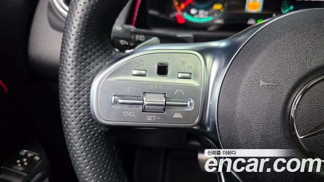 Mercedes-Benz EQB (X243) EQB300 4MATIC AMG Line 2023 — фото 32