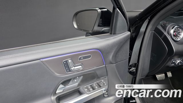 Mercedes-Benz EQB (X243) EQB300 4MATIC AMG Line 2023 — фото 36