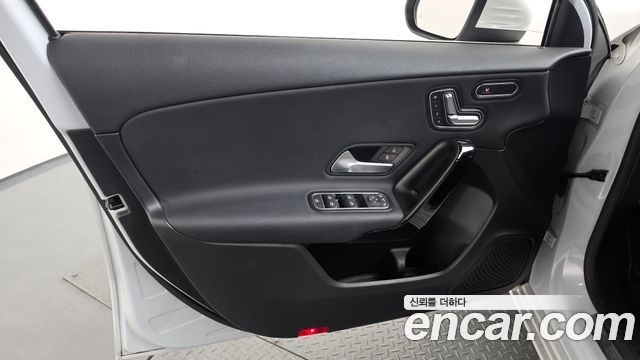 Mercedes-Benz A-Class (W177) A220 Hatchback 2019 — фото 24