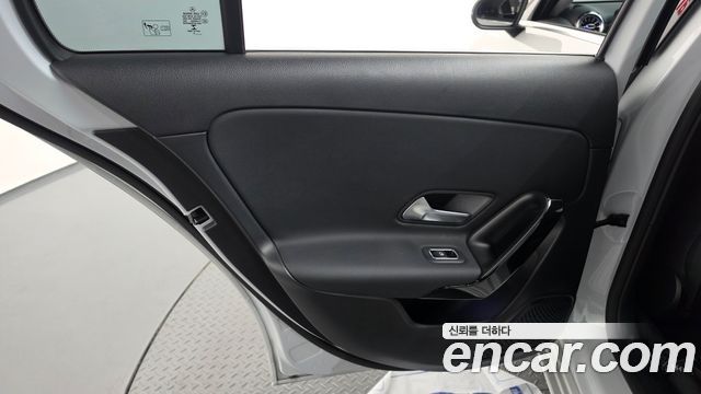 Mercedes-Benz A-Class (W177) A220 Hatchback 2019 — фото 25