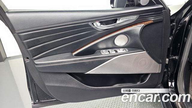 Kia K9 3.8 GDI AWD PlatinumⅡ 2019 — фото 24