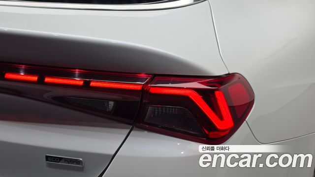 Kia K5 Hybrid (III) Signature 2022 — фото 23