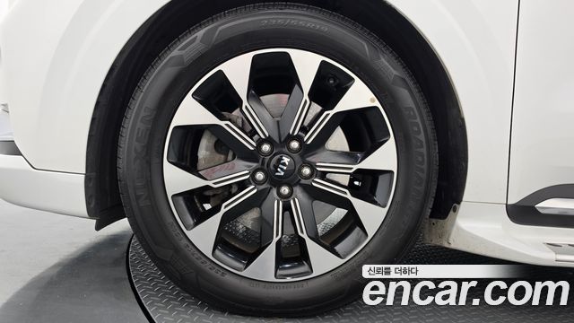 Kia Carnival (IV) Diesel 9-Seater Hi-Limousine Signature 2021 — фото 5