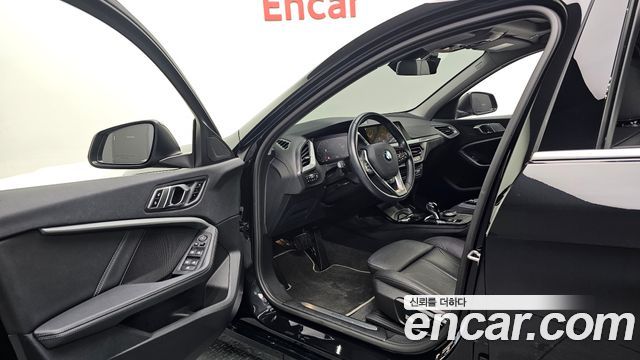 BMW 1 Series (F40) 120i Sports 2022 — фото 10