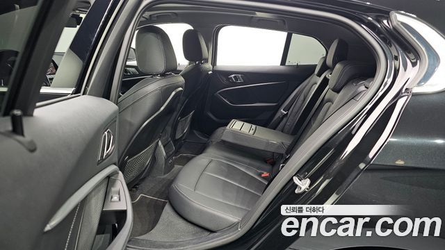BMW 1 Series (F40) 120i Sports 2022 — фото 11
