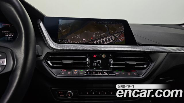 BMW 1 Series (F40) 120i Sports 2022 — фото 15