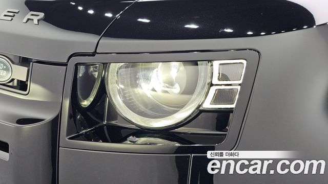 Land Rover Defender (L663) 110 D300 X-Dynamic HSE 2025 — фото 22
