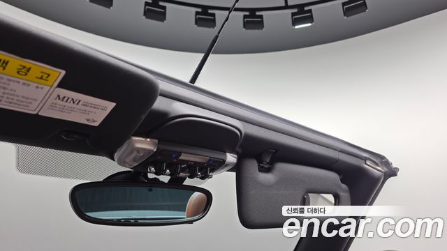 MINI Cooper S Convertible Standard 3rd 2018 — фото 16