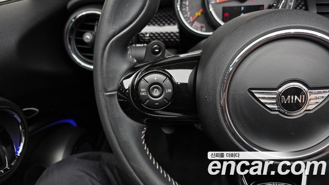 MINI Cooper S Convertible Standard 3rd 2018 — фото 17