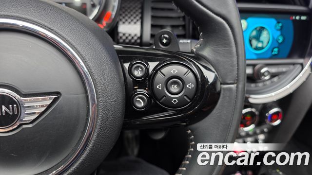 MINI Cooper S Convertible Standard 3rd 2018 — фото 18