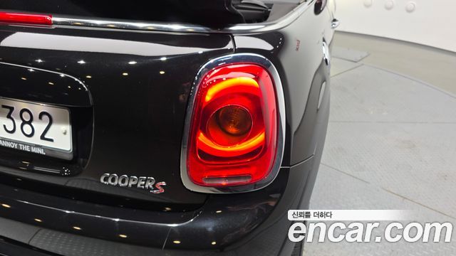 MINI Cooper S Convertible Standard 3rd 2018 — фото 23