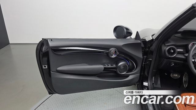 MINI Cooper S Convertible Standard 3rd 2018 — фото 24