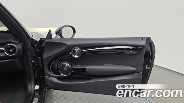 MINI Cooper S Convertible Standard 3rd 2018 — фото 25