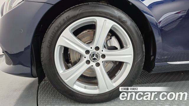 Mercedes-Benz E-Class (W213) E200 Avantgarde 2018 — фото 5