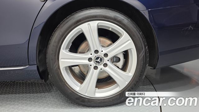 Mercedes-Benz E-Class (W213) E200 Avantgarde 2018 — фото 21