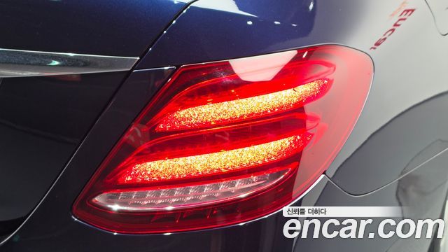 Mercedes-Benz E-Class (W213) E200 Avantgarde 2018 — фото 23
