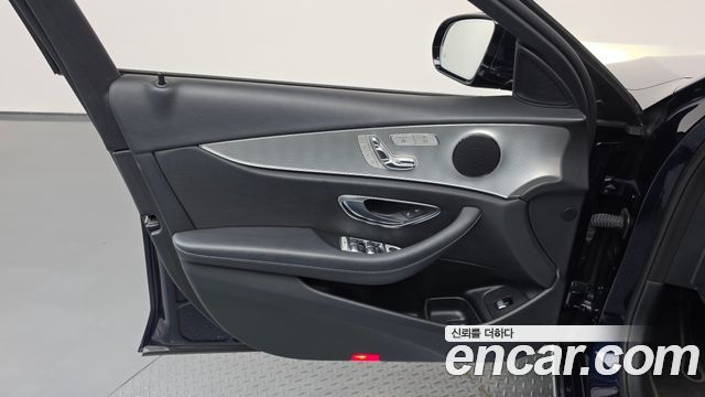 Mercedes-Benz E-Class (W213) E200 Avantgarde 2018 — фото 24