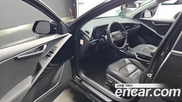 Kia Niro Prestige 2022 — фото 10