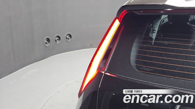 Kia Niro Prestige 2022 — фото 23