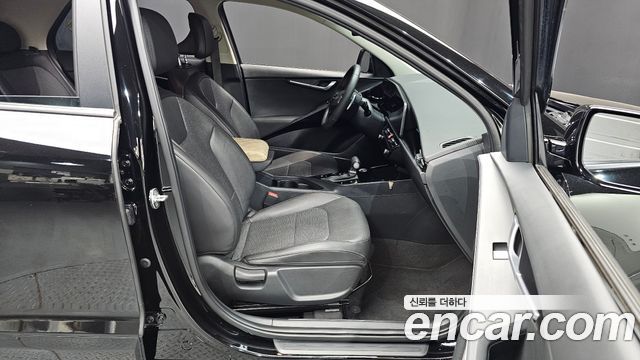 Kia Niro Prestige 2022 — фото 26