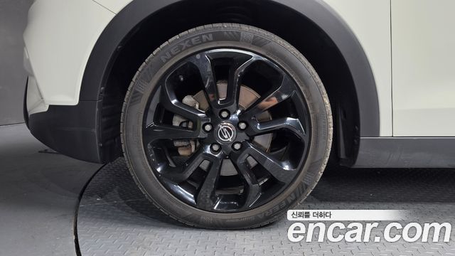 KG Mobility (SsangYong) Tivoli LX 2WD HI-DLX 2015 — фото 5