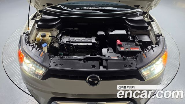 KG Mobility (SsangYong) Tivoli LX 2WD HI-DLX 2015 — фото 6