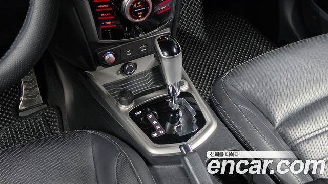 KG Mobility (SsangYong) Tivoli LX 2WD HI-DLX 2015 — фото 9