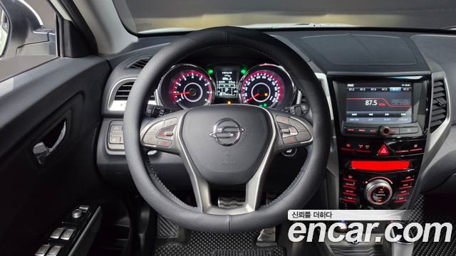 KG Mobility (SsangYong) Tivoli LX 2WD HI-DLX 2015 — фото 13