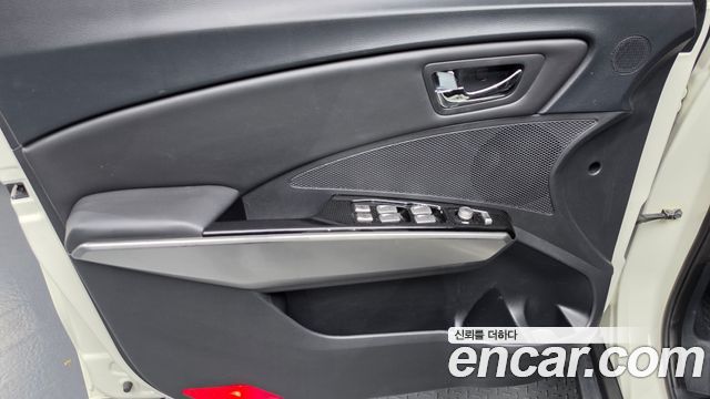KG Mobility (SsangYong) Tivoli LX 2WD HI-DLX 2015 — фото 24