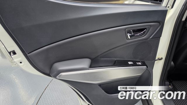 KG Mobility (SsangYong) Tivoli LX 2WD HI-DLX 2015 — фото 25
