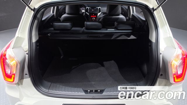 KG Mobility (SsangYong) Tivoli LX 2WD HI-DLX 2015 — фото 31