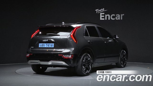 Kia Niro EV Earth 2023 — фото 2