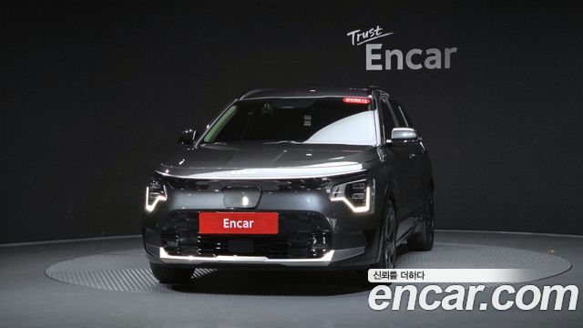 Kia Niro EV Earth 2023 — фото 3