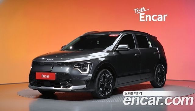 Kia Niro EV Earth 2023 — фото 1