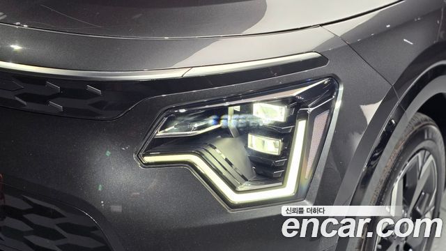 Kia Niro EV Earth 2023 — фото 22