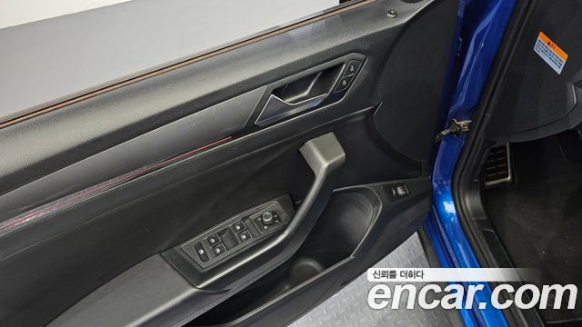 Volkswagen T-Roc 2.0 TDI Prestige 2022 — фото 30