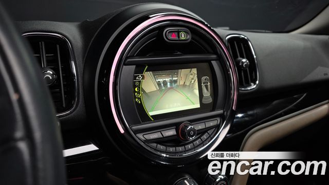 MINI Cooper D Countryman Standard 2nd 2018 — фото 15