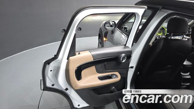 MINI Cooper D Countryman Standard 2nd 2018 — фото 25