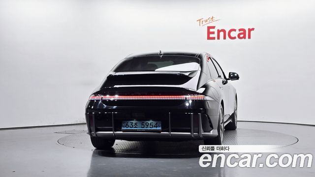 Hyundai Ioniq 6 Long Range Exclusive + 2023 — фото 4
