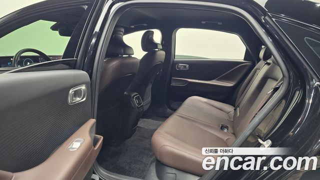 Hyundai Ioniq 6 Long Range Exclusive + 2023 — фото 16