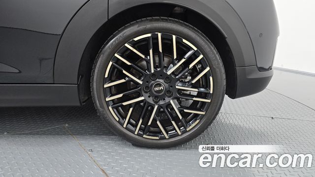 MINI Cooper S (IV) 5 Door Favoured 2025 — фото 21