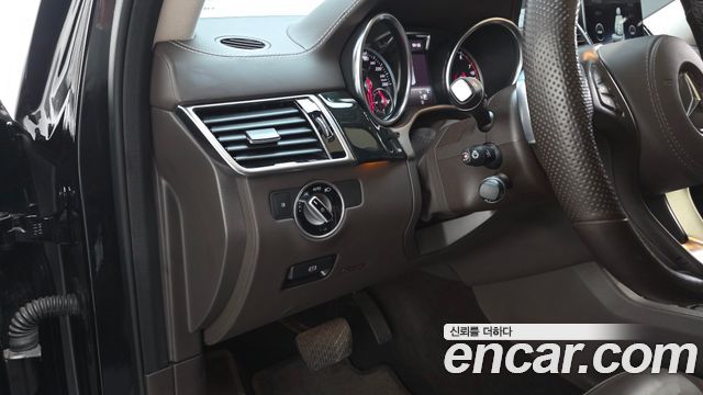 Mercedes-Benz GLS-Class (X166) GLS500 4MATIC 2019 — фото 13