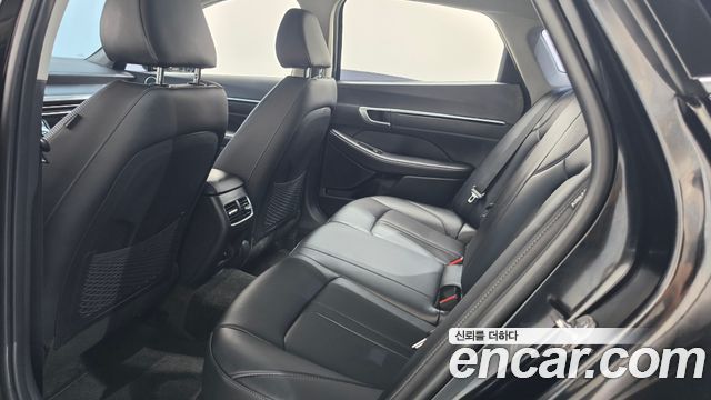Hyundai Sonata The Edge (DN8) 2.0 Premium 2024 — фото 17