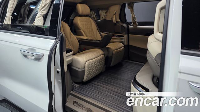 Kia Carnival (IV) Gasoline 4-Seater Hi-Limousine Signature 2023 — фото 12